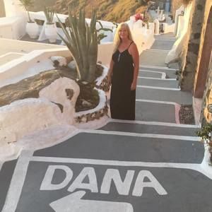 Meet your Posher, Dana